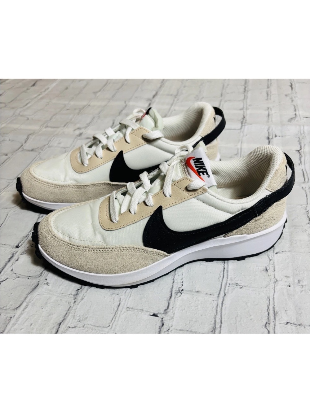 Nike Waffle Debut Women’s 8 Sneakers Sanddrift Black Retro Style Casual Shoes - Picture 3 of 12